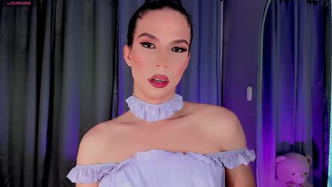 Snapshot of gatitavenecis1 chatting on 01.19.25 Vnecis Marn online show from 01.19.25