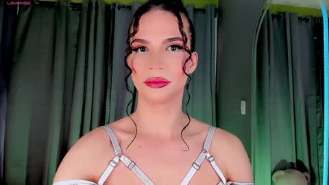 Snapshot of gatitavenecis1 chatting on 01.21.25 Vnecis Marn online show from 01.21.25