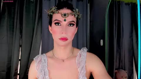 Snapshot of gatitavenecis1 chatting on 01.26.25 Vnecis Marn online show from 01.26.25