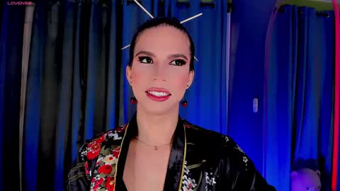 Snapshot of gatitavenecis1 chatting on 01.28.25 Vnecis Marn online show from 01.28.25