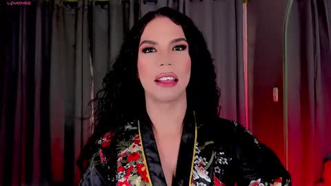 Snapshot of gatitavenecis1 chatting on 02.04.25 Vnecis Marn online show from 02.04.25