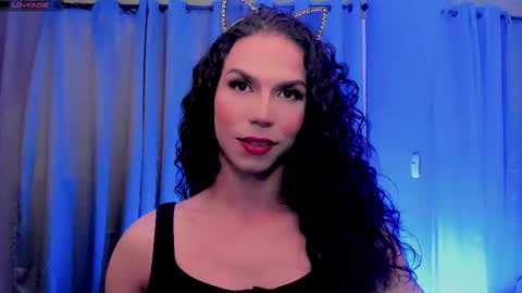 Snapshot of gatitavenecis1 chatting on 02.26.25 Vnecis Marn online show from 02.26.25