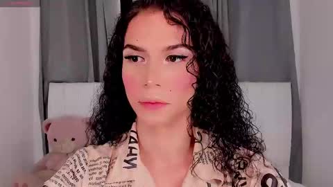 Snapshot of gatitavenecis1 chatting on 09.11.25 Vnecis Marn online show from 09.11.25