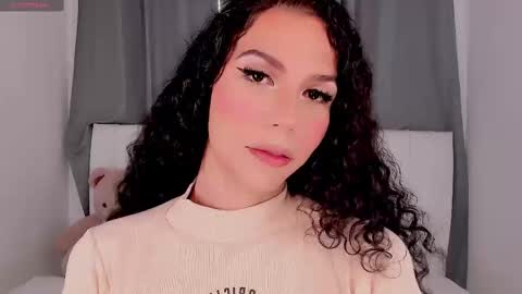 Snapshot of gatitavenecis1 chatting on 09.16.25 Vnecis Marn online show from 09.16.25