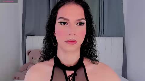 Snapshot of gatitavenecis1 chatting on 09.19.25 Vnecis Marn online show from 09.19.25