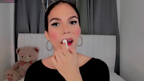 Snapshot of gatitavenecis1 chatting on 09.24.25 Vnecis Marn online show from 09.24.25