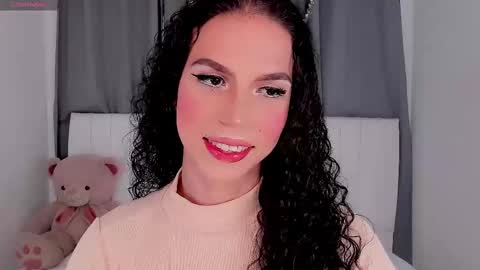 Snapshot of gatitavenecis1 chatting on 09.25.25 Vnecis Marn online show from 09.25.25