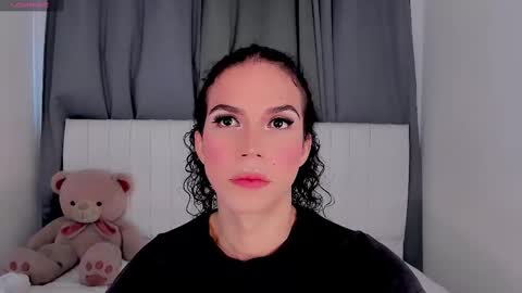 Snapshot of gatitavenecis1 chatting on 09.26.25 Vnecis Marn online show from 09.26.25