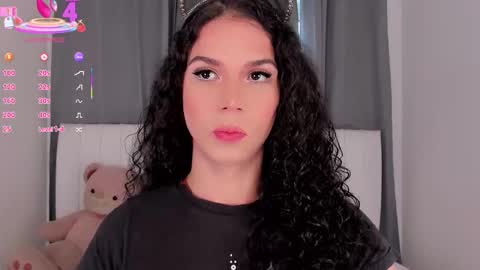 Snapshot of gatitavenecis1 chatting on 10.27.25 Vnecis Marn online show from 10.27.25