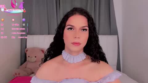 Snapshot of gatitavenecis1 chatting on 12.14.25 Vnecis Marn online show from 12.14.25