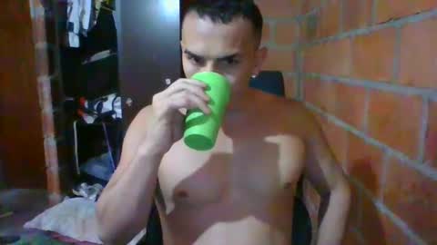 Snapshot of gattitosexy_95 chatting on 02.21.25 gattitosexy_95 online show from 02.21.25