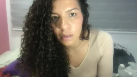 Snapshot of gatubelahotxxx chatting on 09.28.25 gatubelahotxxx online show from 09.28.25