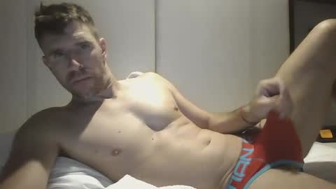 Snapshot of gavintaylor chatting on 09.15.25 gavintaylor online show from 09.15.25