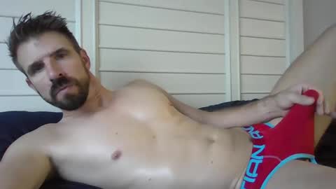 Snapshot of gavintaylor chatting on 10.05.25 gavintaylor online show from 10.05.25