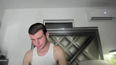 Snapshot of gayndepressed chatting on 11.07.25 Trace online show from 11.07.25