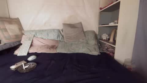 Snapshot of gayrobbin chatting on 11.11.25 gayrobbin online show from 11.11.25