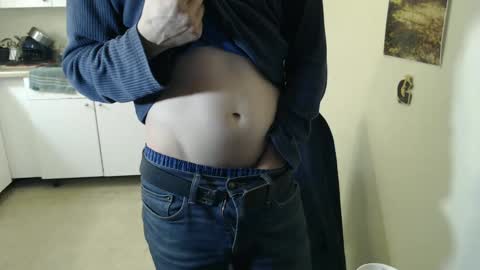 Snapshot of gdanch chatting on 12.31.24 G online show from 12.31.24