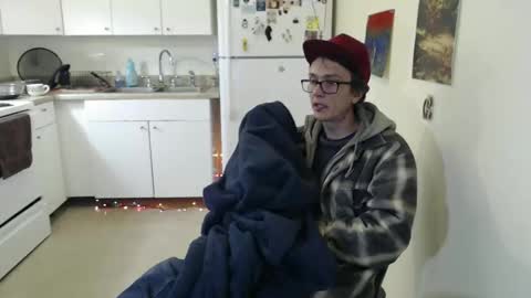 Snapshot of gdanch chatting on 01.01.25 G online show from 01.01.25