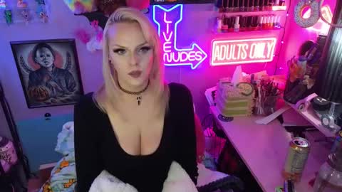 Snapshot of geishamonroe chatting on 02.21.26 Geisha Monroe online show from 02.21.26