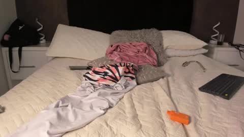 Snapshot of gemarodriguez_ chatting on 02.18.25 Gemma online show from 02.18.25