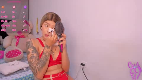 Snapshot of gemarodriguez_ chatting on 10.29.25 Gemma online show from 10.29.25