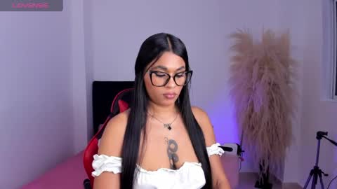 Snapshot of gemma_rose_ chatting on 04.28.26 online show from 04.28.26