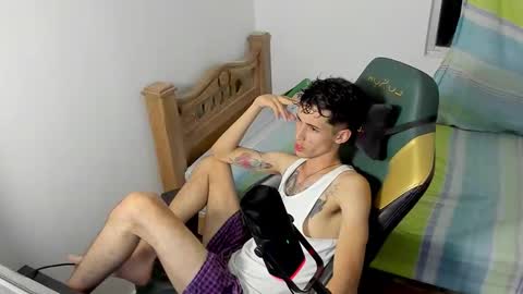 Snapshot of gendo_05 chatting on 01.11.26 GENDO online show from 01.11.26