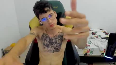 Snapshot of gendo_05 chatting on 02.12.26 GENDO online show from 02.12.26