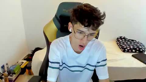 Snapshot of gendo_05 chatting on 02.15.26 GENDO online show from 02.15.26