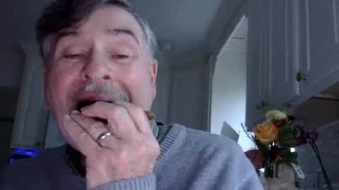 Snapshot of geneox chatting on 11.09.25 GeneOx online show from 11.09.25