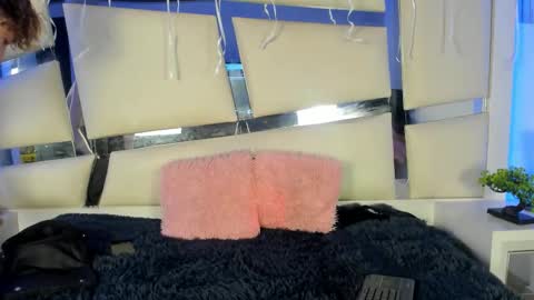 Snapshot of genesis_js chatting on 11.15.25 genesis_js online show from 11.15.25