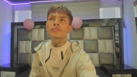 Snapshot of genesis_js chatting on 11.25.25 genesis_js online show from 11.25.25