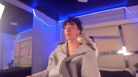 Snapshot of genesis_js chatting on 12.02.25 genesis_js online show from 12.02.25