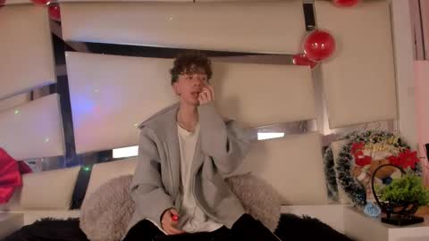 Snapshot of genesis_js chatting on 12.23.25 genesis_js online show from 12.23.25