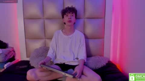 Snapshot of genesis_js chatting on 03.08.26 genesis_js online show from 03.08.26