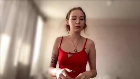 Snapshot of geneviveseay chatting on 09.30.25 Emmi online show from 09.30.25