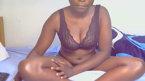 Snapshot of geni_smart chatting on 10.31.25 Luciana online show from 10.31.25