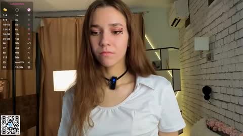 Snapshot of geniafrend chatting on 10.29.25 Amely online show from 10.29.25