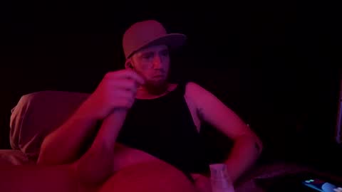 Snapshot of genitalwars chatting on 11.15.25 genitalwars online show from 11.15.25