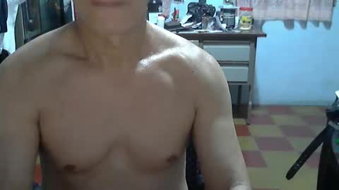 Snapshot of genuino2019 chatting on 11.23.25 Genuino online show from 11.23.25