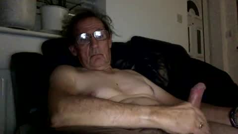 Snapshot of geoff660021 chatting on 12.14.25 geoff660021 online show from 12.14.25