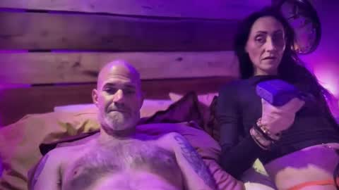 Snapshot of geomae chatting on 10.04.25 geomae online show from 10.04.25