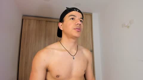 Snapshot of george_cams1 chatting on 06.10.26 Jorge online show from 06.10.26