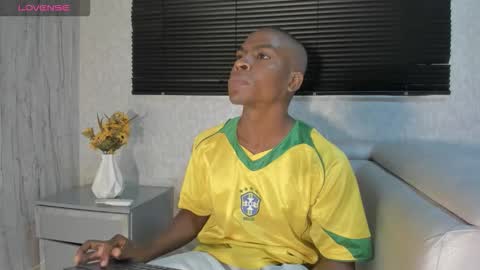 Snapshot of george_lancee chatting on 10.01.25 G E O R G E online show from 10.01.25