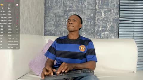 Snapshot of george_lancee chatting on 10.08.25 G E O R G E online show from 10.08.25