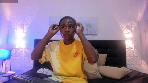 Snapshot of george_lancee chatting on 10.19.25 G E O R G E online show from 10.19.25
