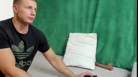 George my Fansly  online show from 01.02.25