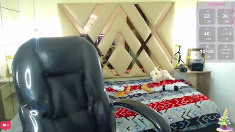 Snapshot of georgesmith_1 chatting on 12.21.24 GEORGE online show from 12.21.24