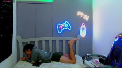 Snapshot of georgesmith_1 chatting on 12.23.24 GEORGE online show from 12.23.24