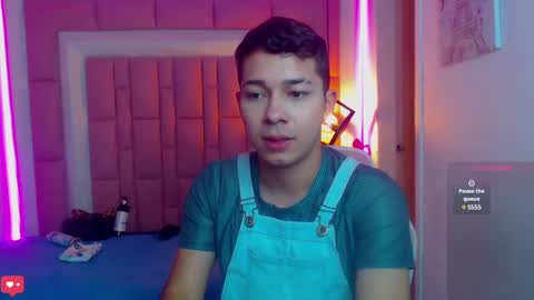 Snapshot of georgesmith_1 chatting on 01.06.25 GEORGE online show from 01.06.25